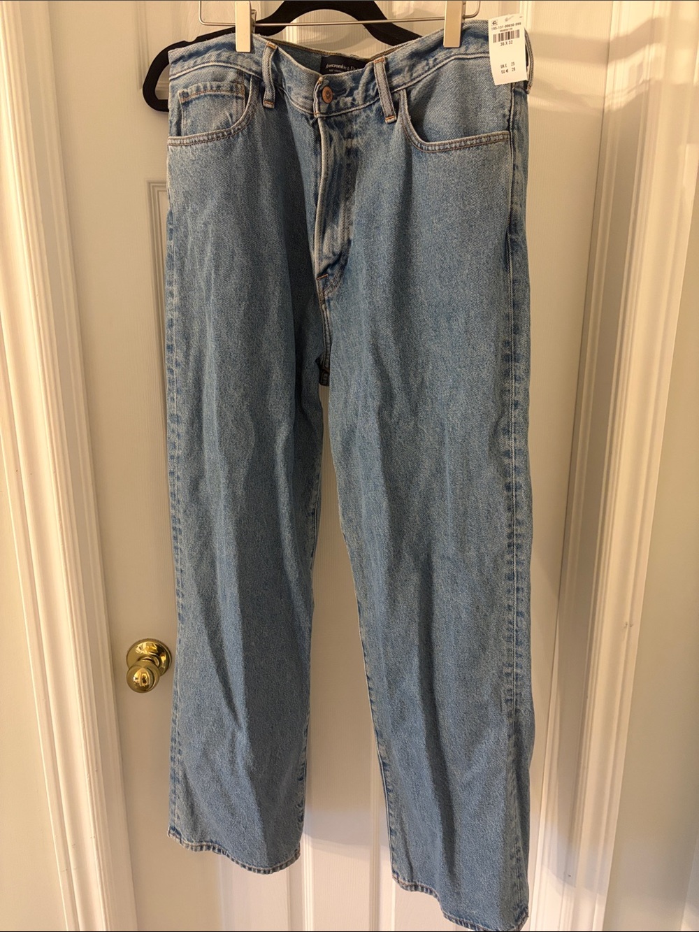 Abercrombie Men’s Vintage Stretch Straight Jeans